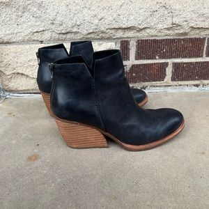 Korkease Booties Black womens size 8